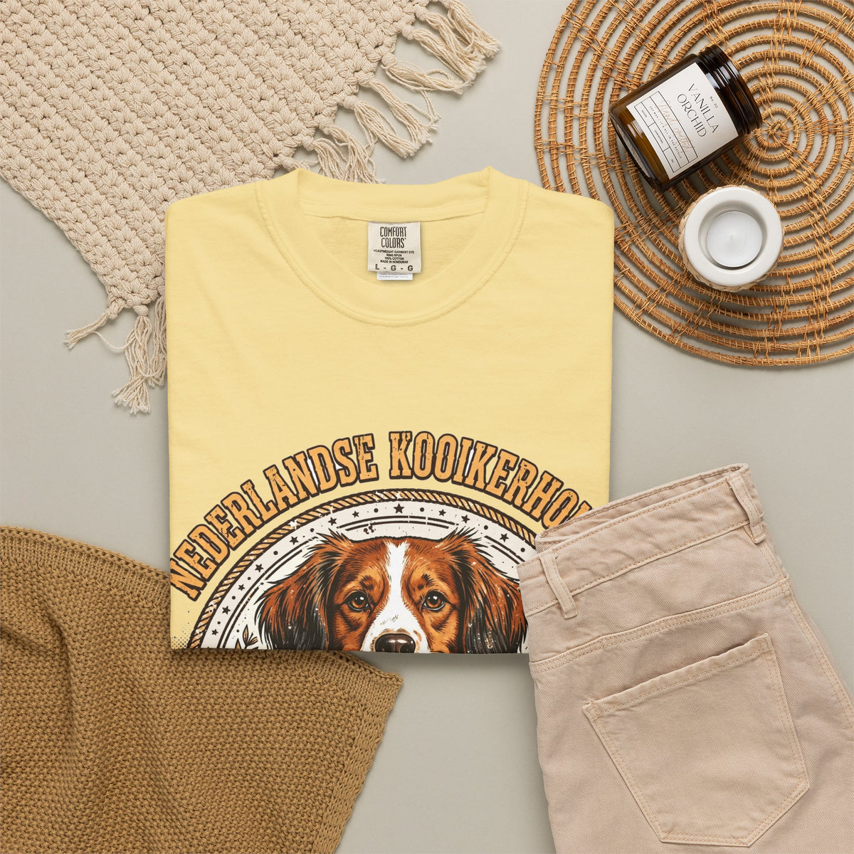 'Earring Game Strong' Nederlandse Kooikerhondje T-Shirt — alternate view