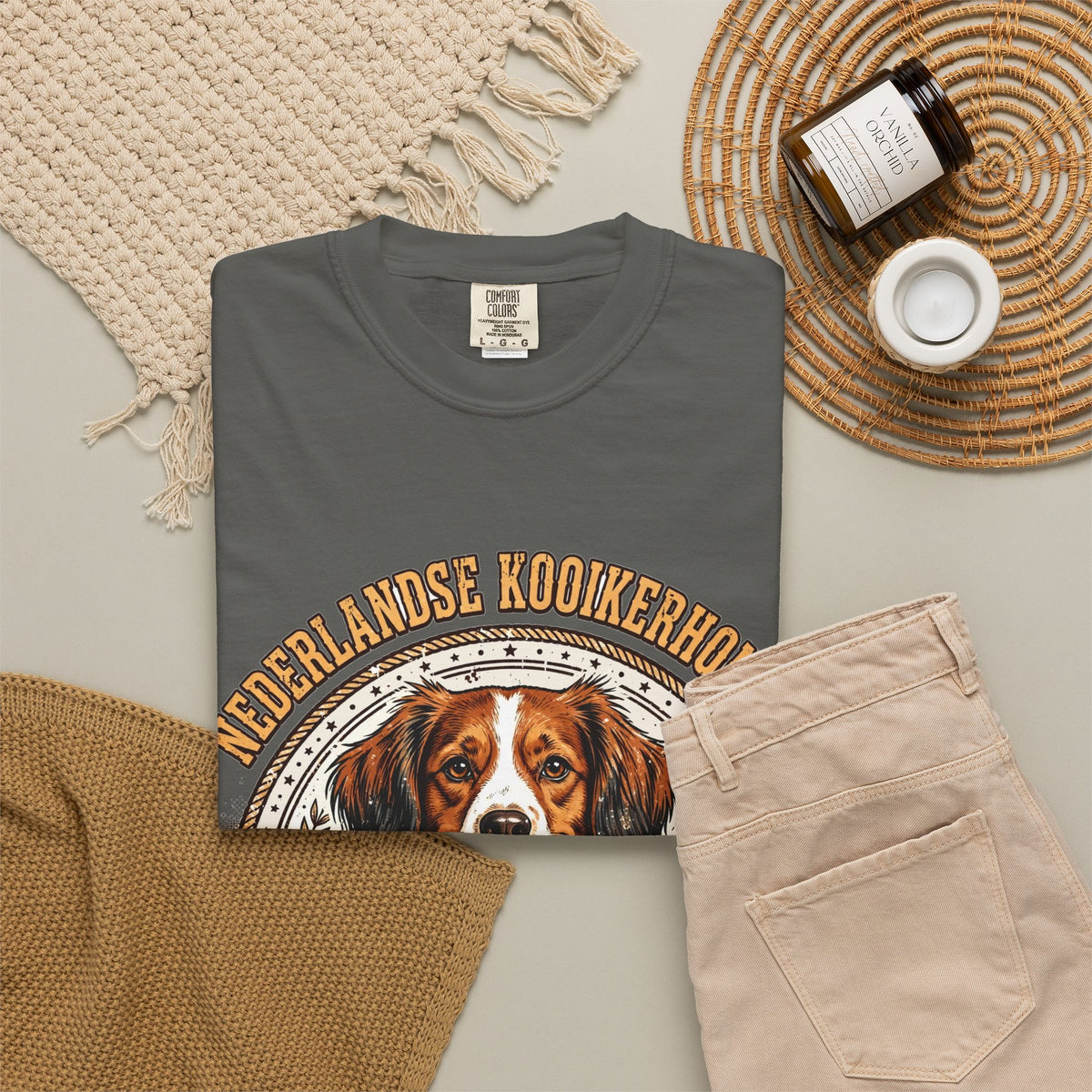 'Earring Game Strong' Nederlandse Kooikerhondje T-Shirt — alternate view